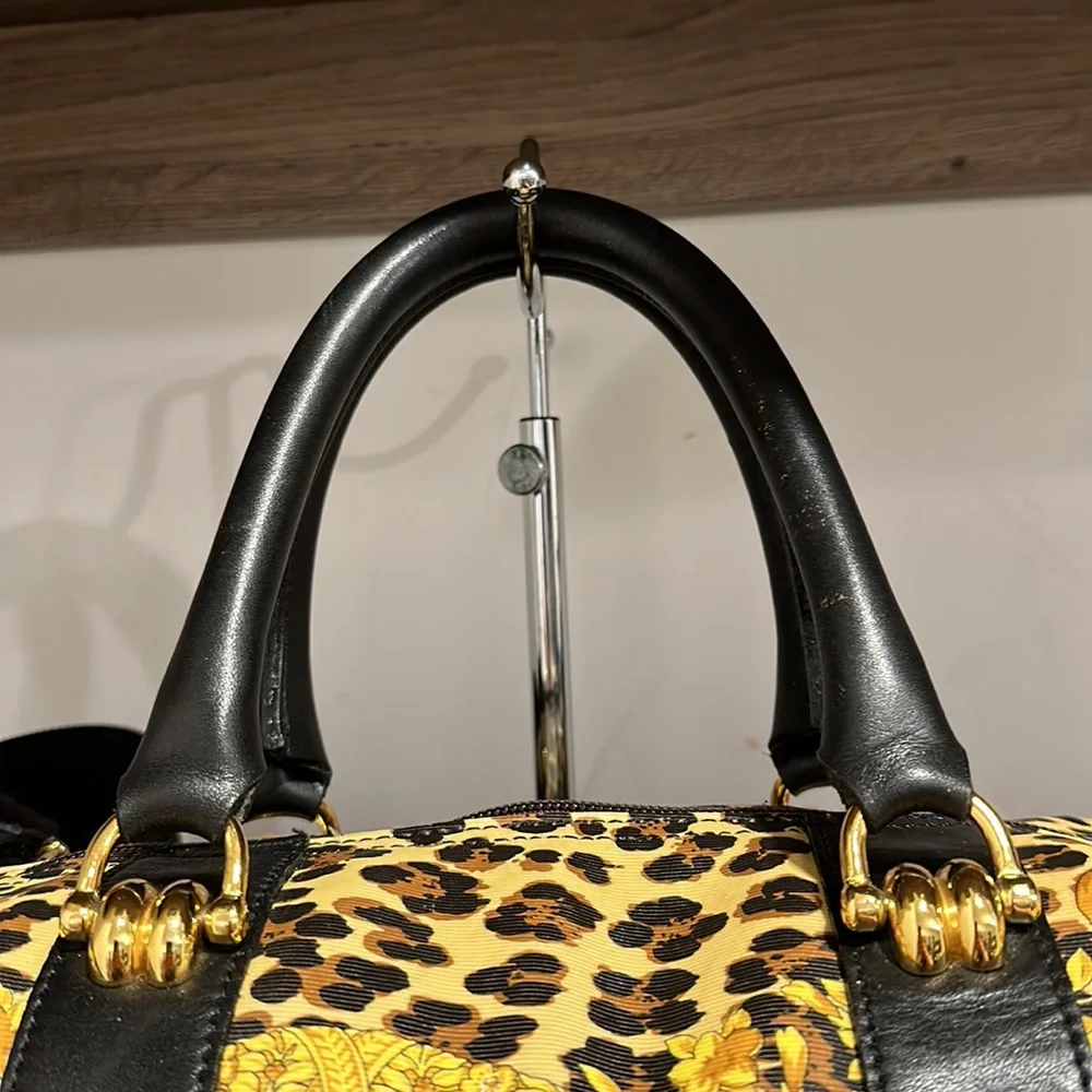 🔥Versace 2Way Travel Bag 🔥 - Picture 4 of 16